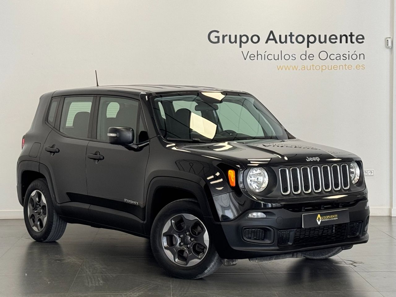 Jeep compass con interiores en buen estado  de segunda mano - jeep renegade 2018 /