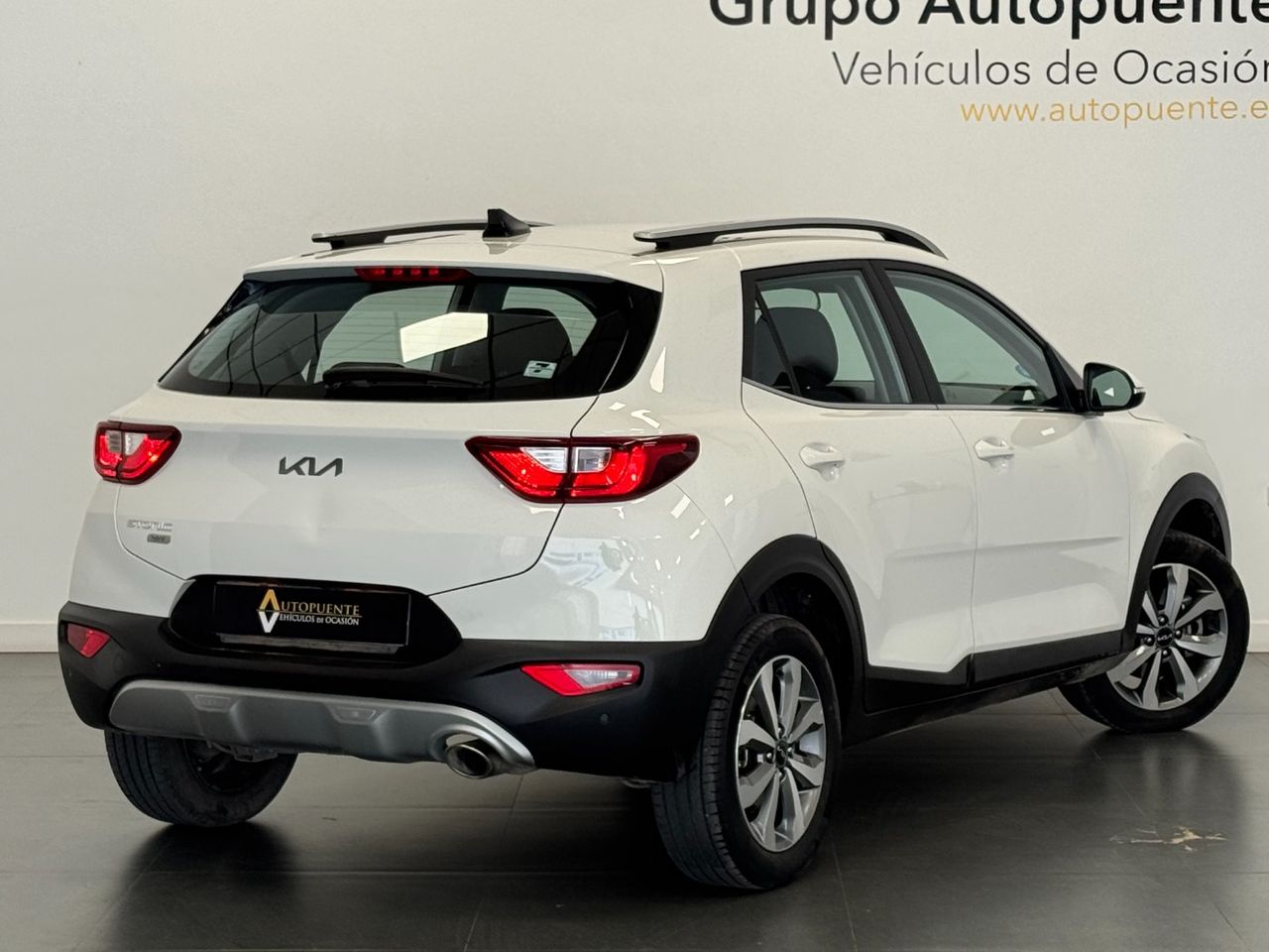 kia stonic 2023 / foto grande (3)