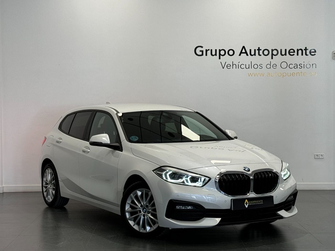 Foto bmw serie 1 2020 /