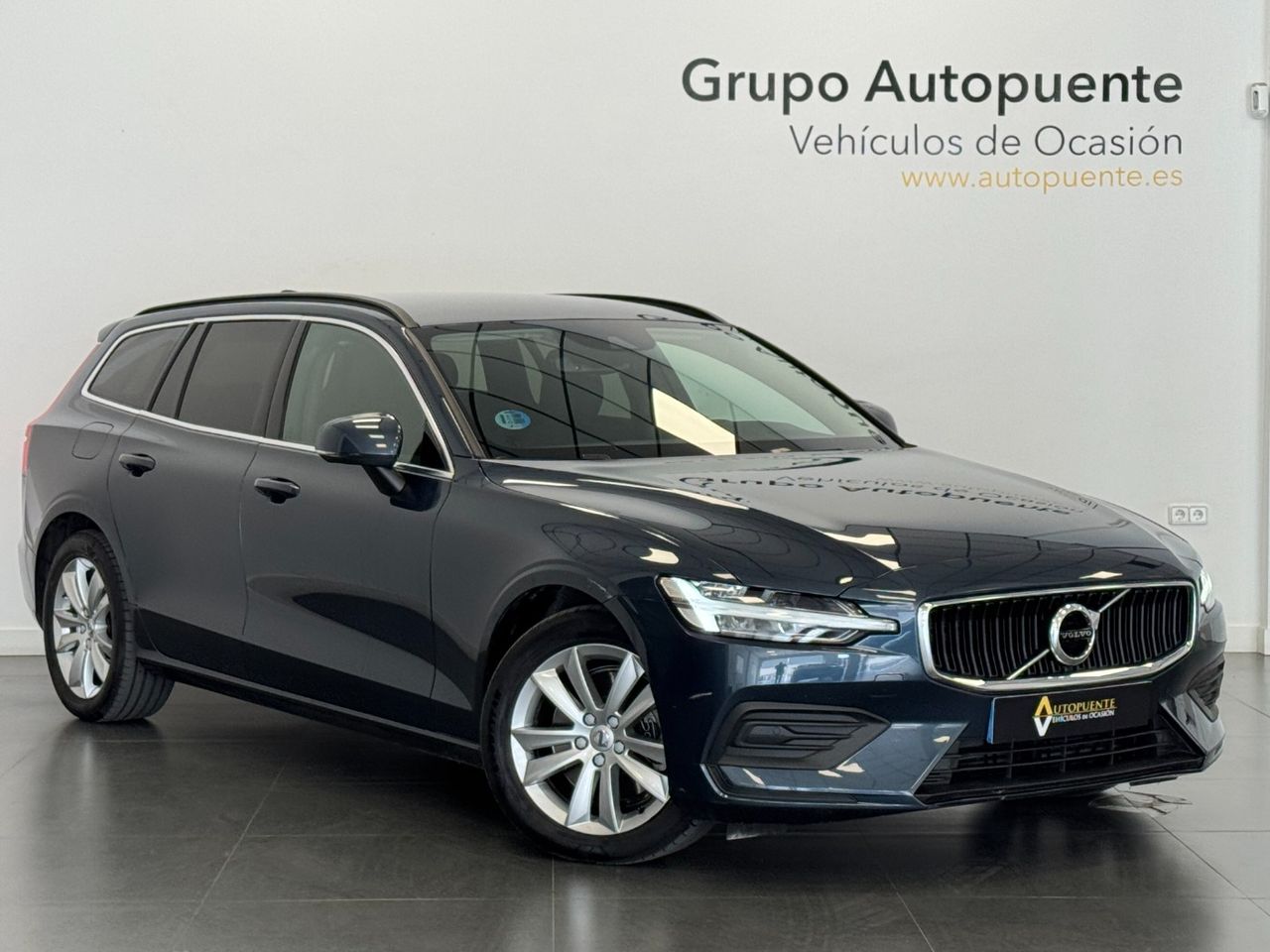 volvo v60 2022 /