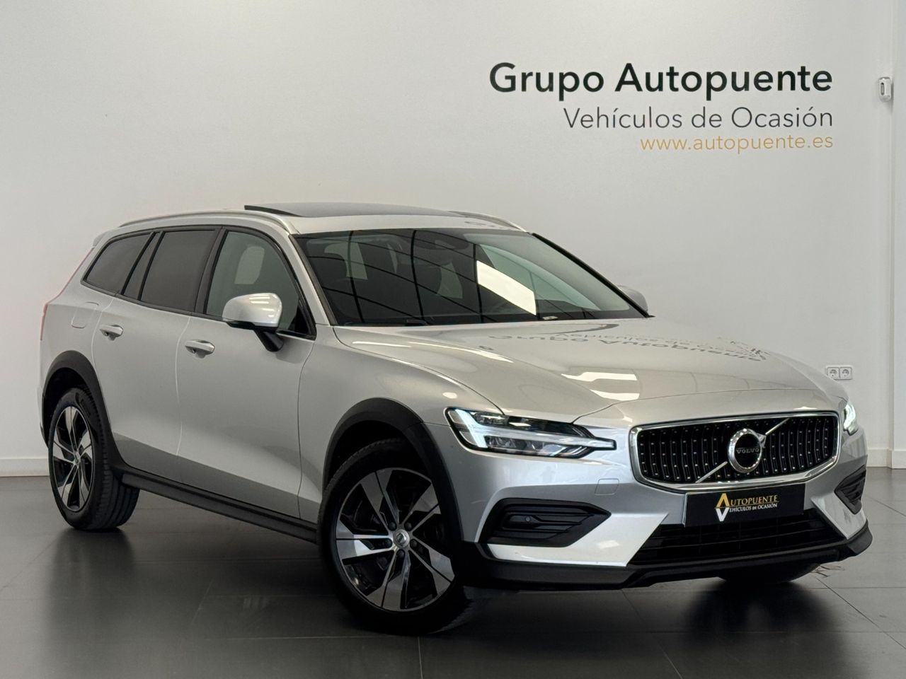 volvo v60 2021 /
