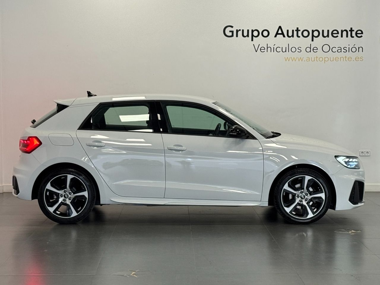 Audi A1 SPORTBACK S LINE - foto 2