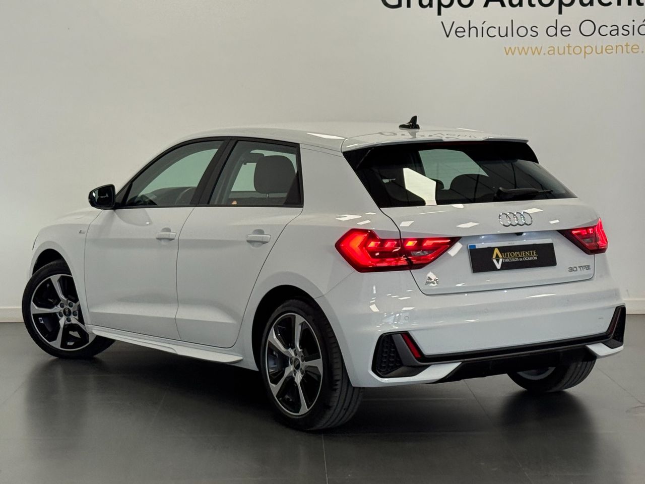 Audi A1 SPORTBACK S LINE - foto 4