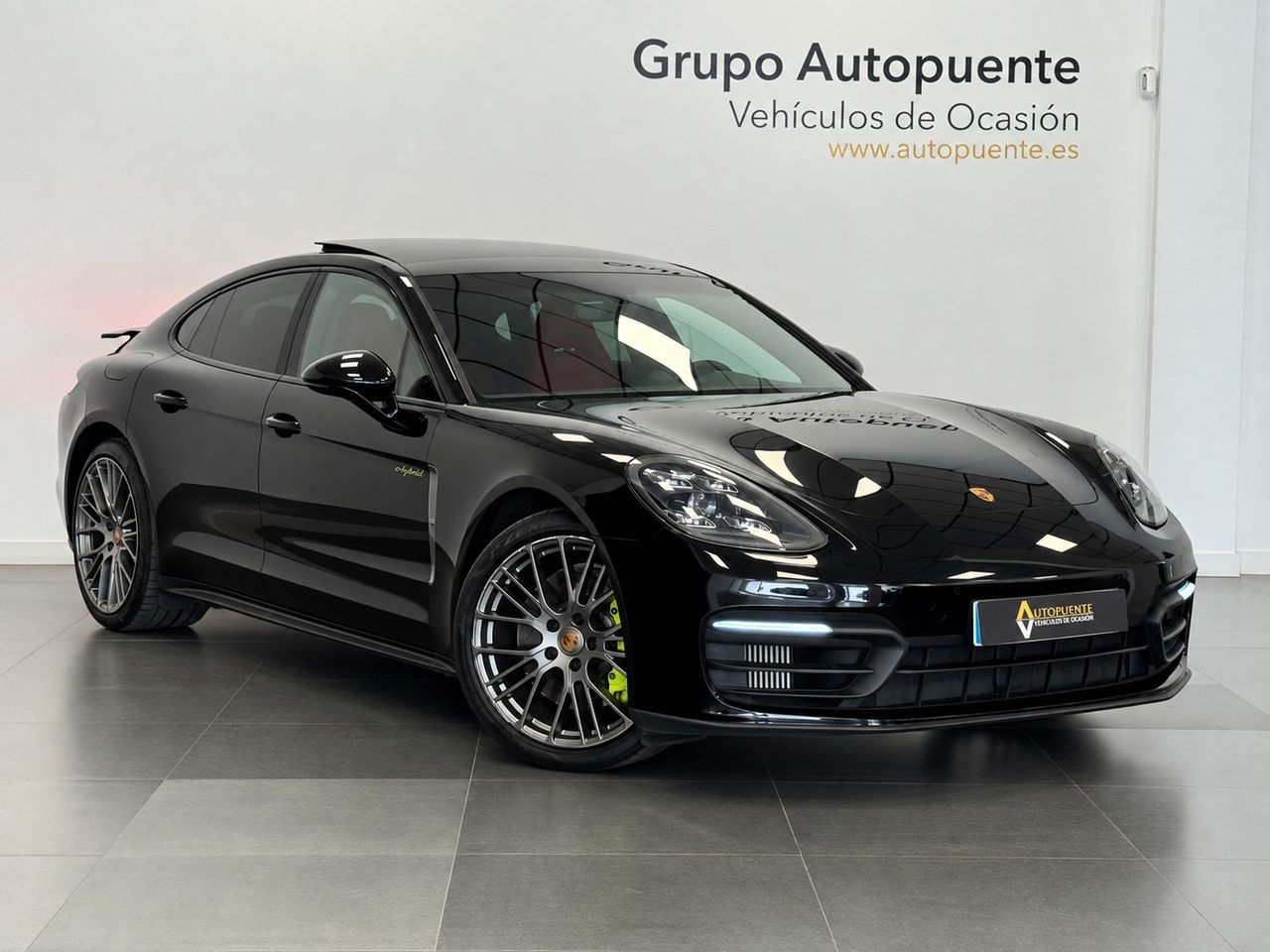 Porsche Panamera 4 E-HYBRID PLATINUM EDITION