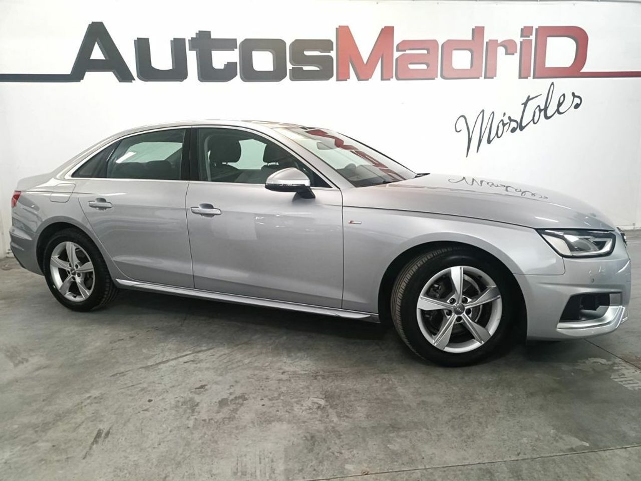 audi a4 2020 /