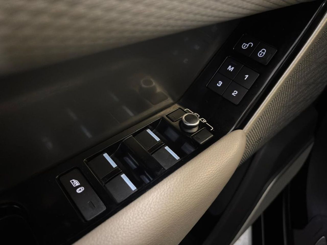 Land-Rover Range Rover Velar 2.0 D240 177kW (240CV) SE 4WD A - foto 19