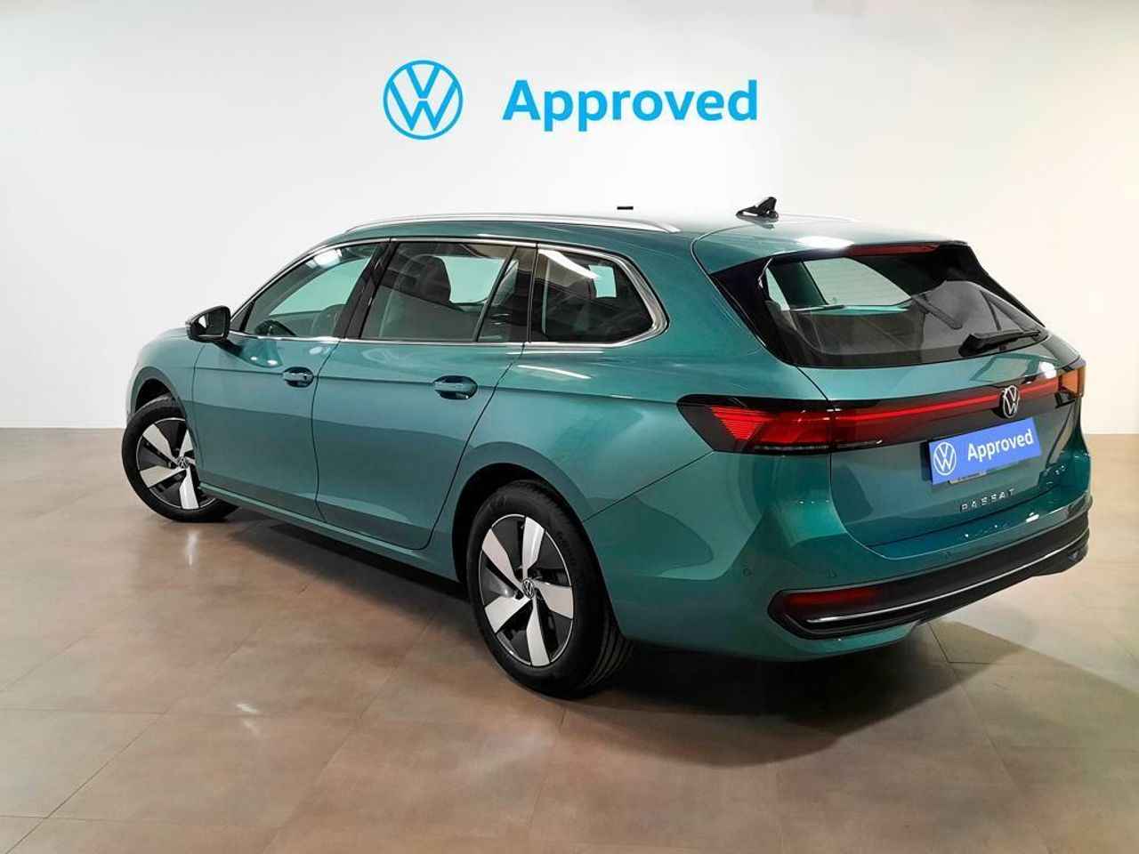 volkswagen passat 2024 / foto grande (2)