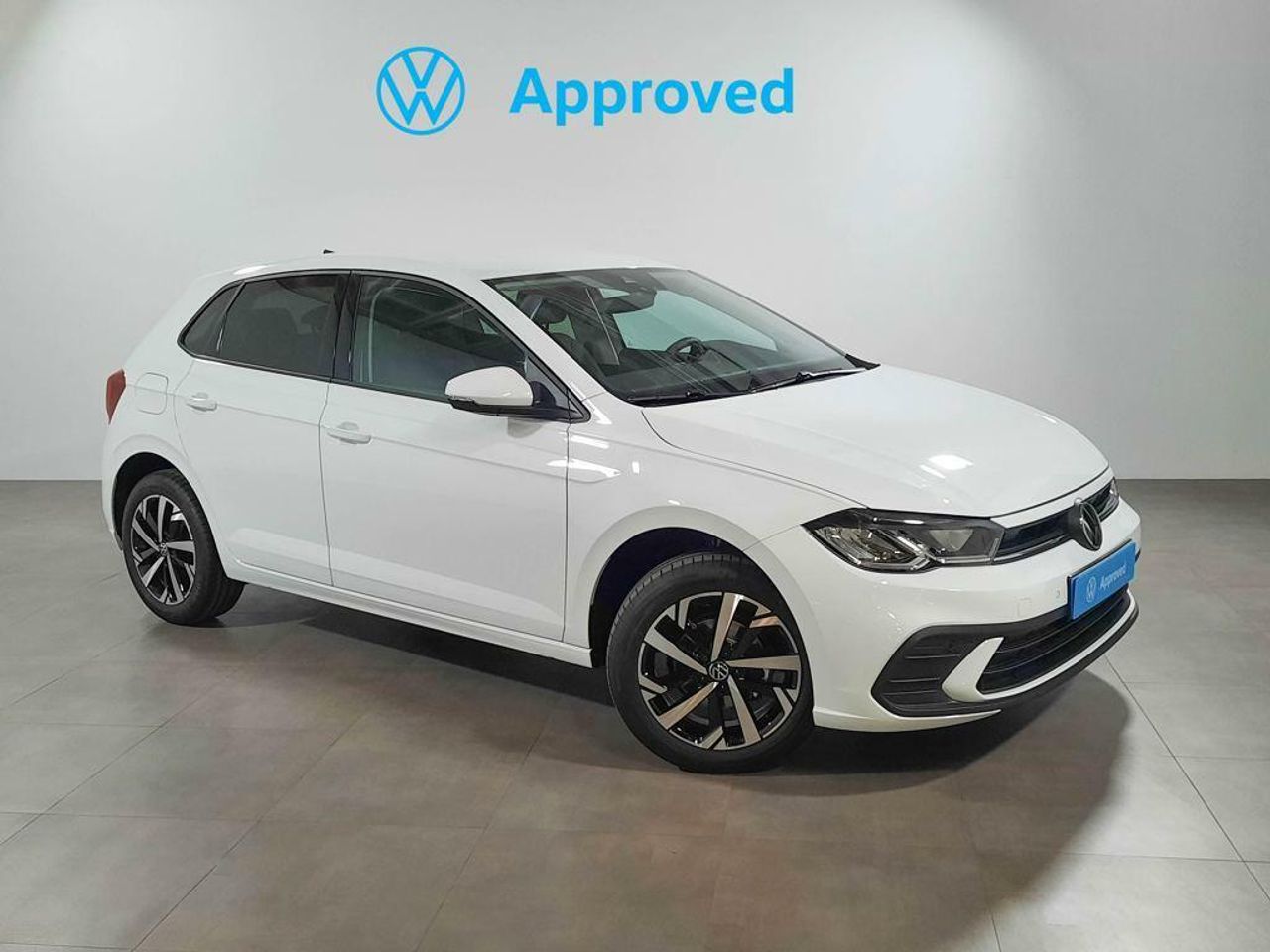Alquiler espacio moto c  - volkswagen polo 2024 /