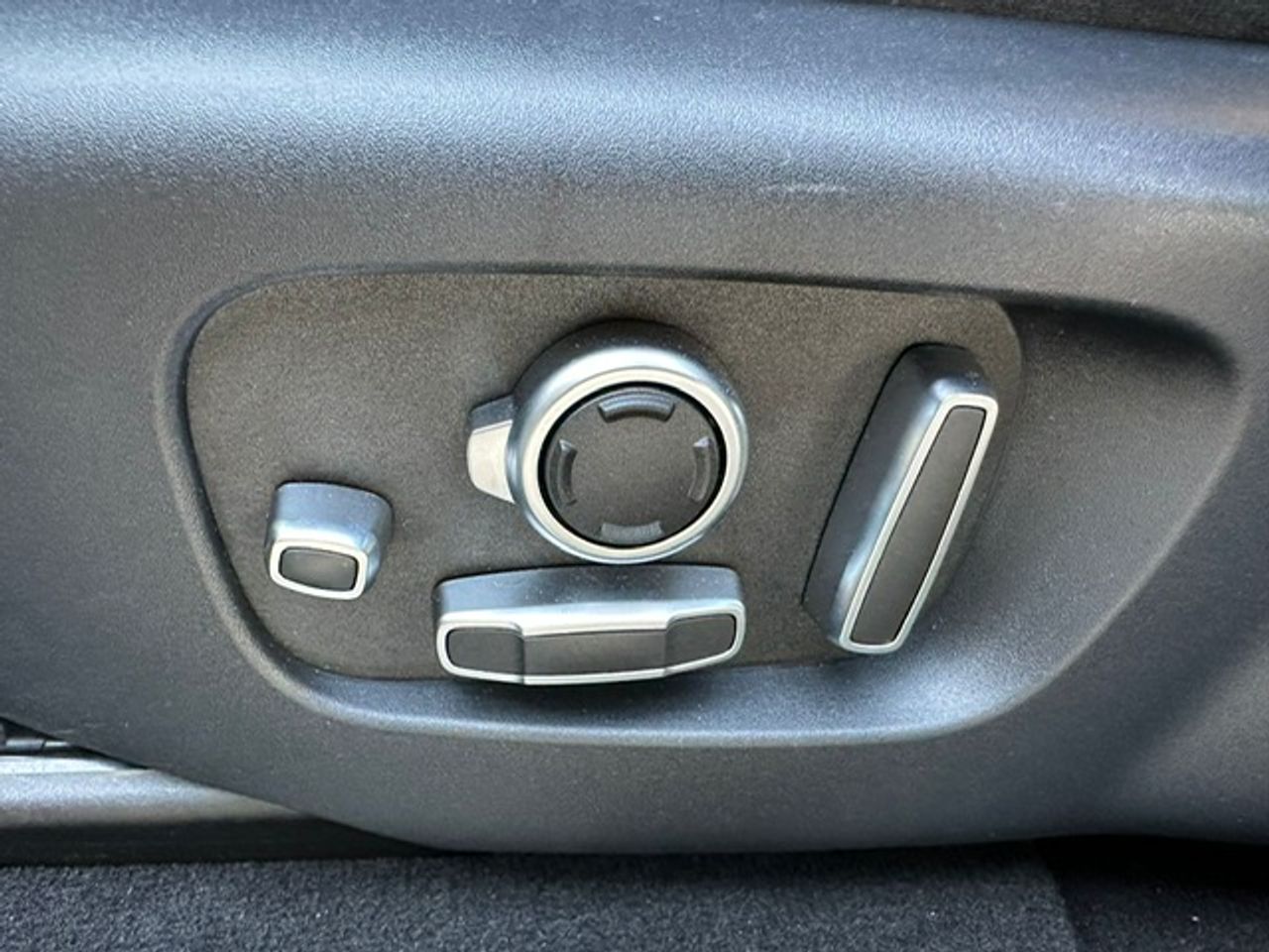 Land-Rover Range Rover Velar 240D AWD HSE AUTO  - Foto 63