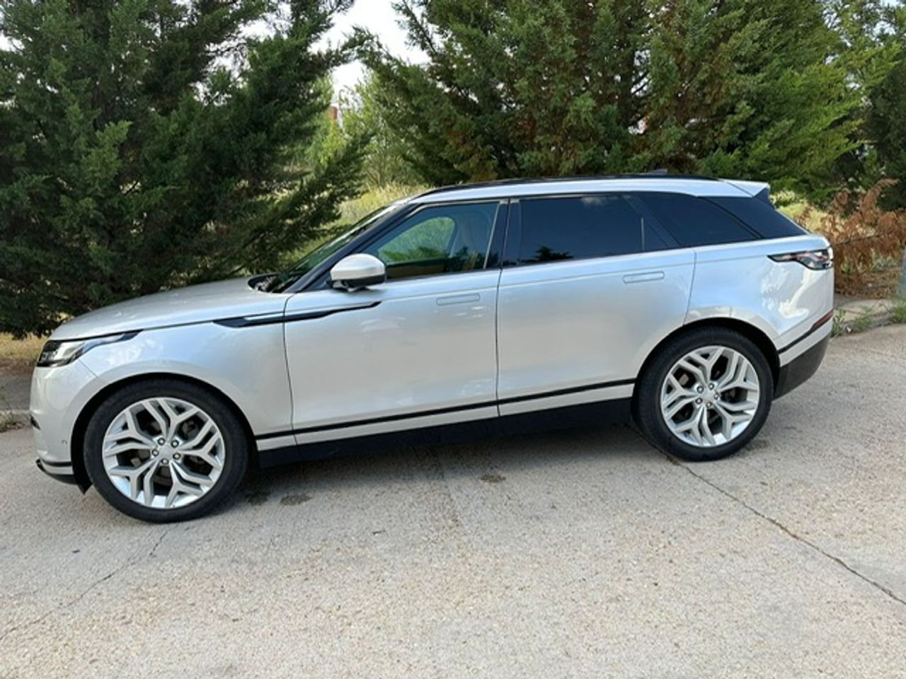 Land-Rover Range Rover Velar 240D AWD HSE AUTO  - Foto 29