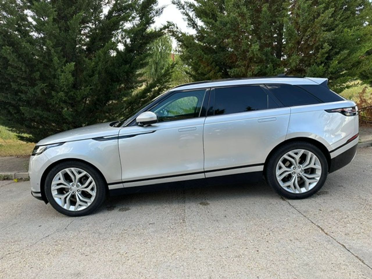 Land-Rover Range Rover Velar 240D AWD HSE AUTO  - Foto 26