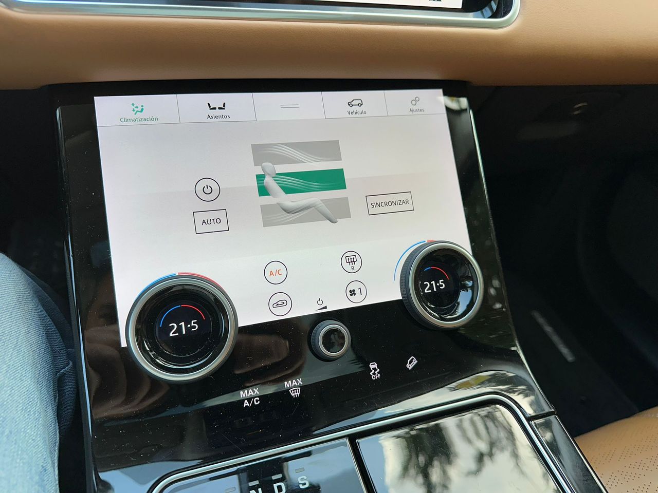 Land-Rover Range Rover Velar 240D AWD HSE AUTO  - Foto 76