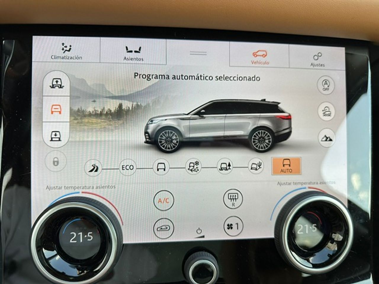 Land-Rover Range Rover Velar 240D AWD HSE AUTO  - Foto 93