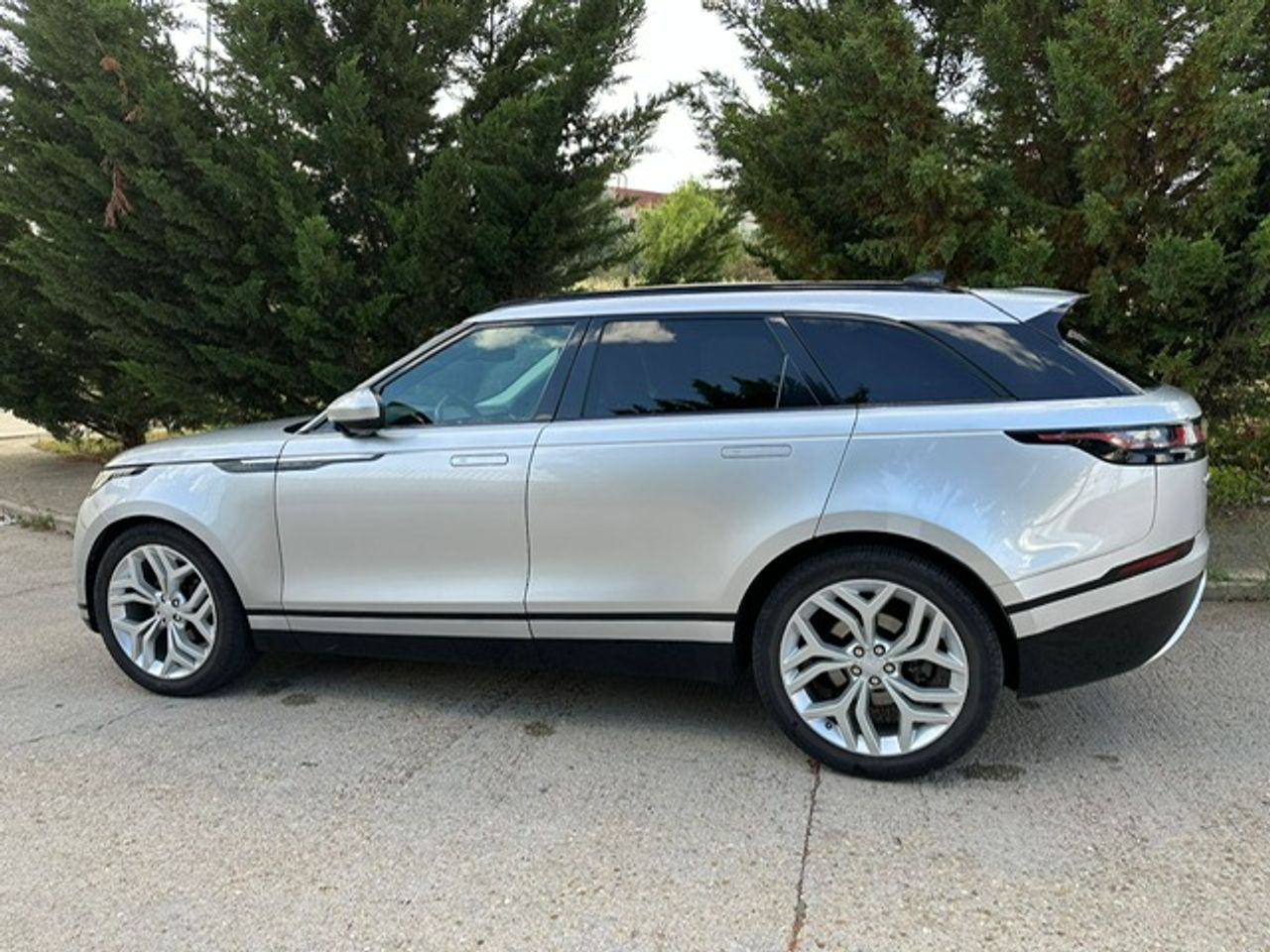 Land-Rover Range Rover Velar 240D AWD HSE AUTO  - Foto 27