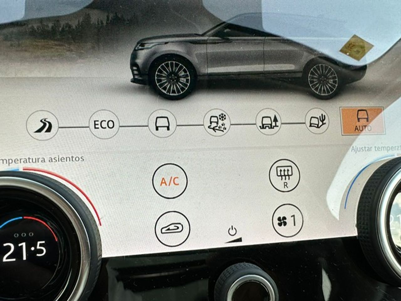 Land-Rover Range Rover Velar 240D AWD HSE AUTO  - Foto 95