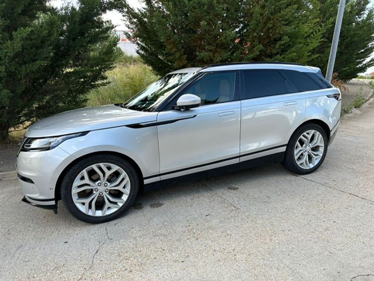 Land-Rover Range Rover Velar 240D AWD HSE AUTO  - Foto 28