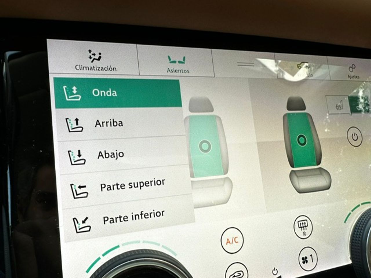 Land-Rover Range Rover Velar 240D AWD HSE AUTO  - Foto 86