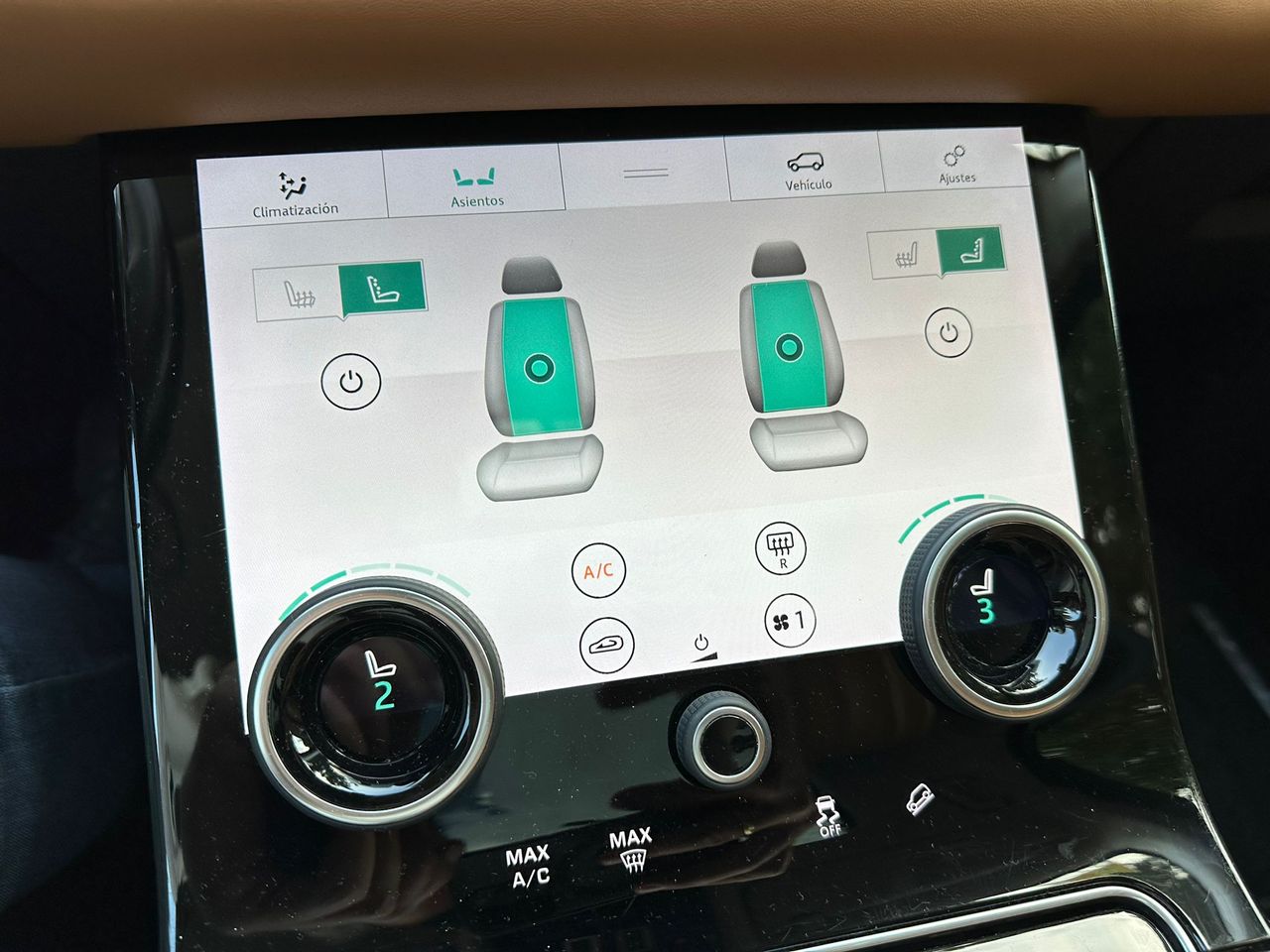 Land-Rover Range Rover Velar 240D AWD HSE AUTO  - Foto 87