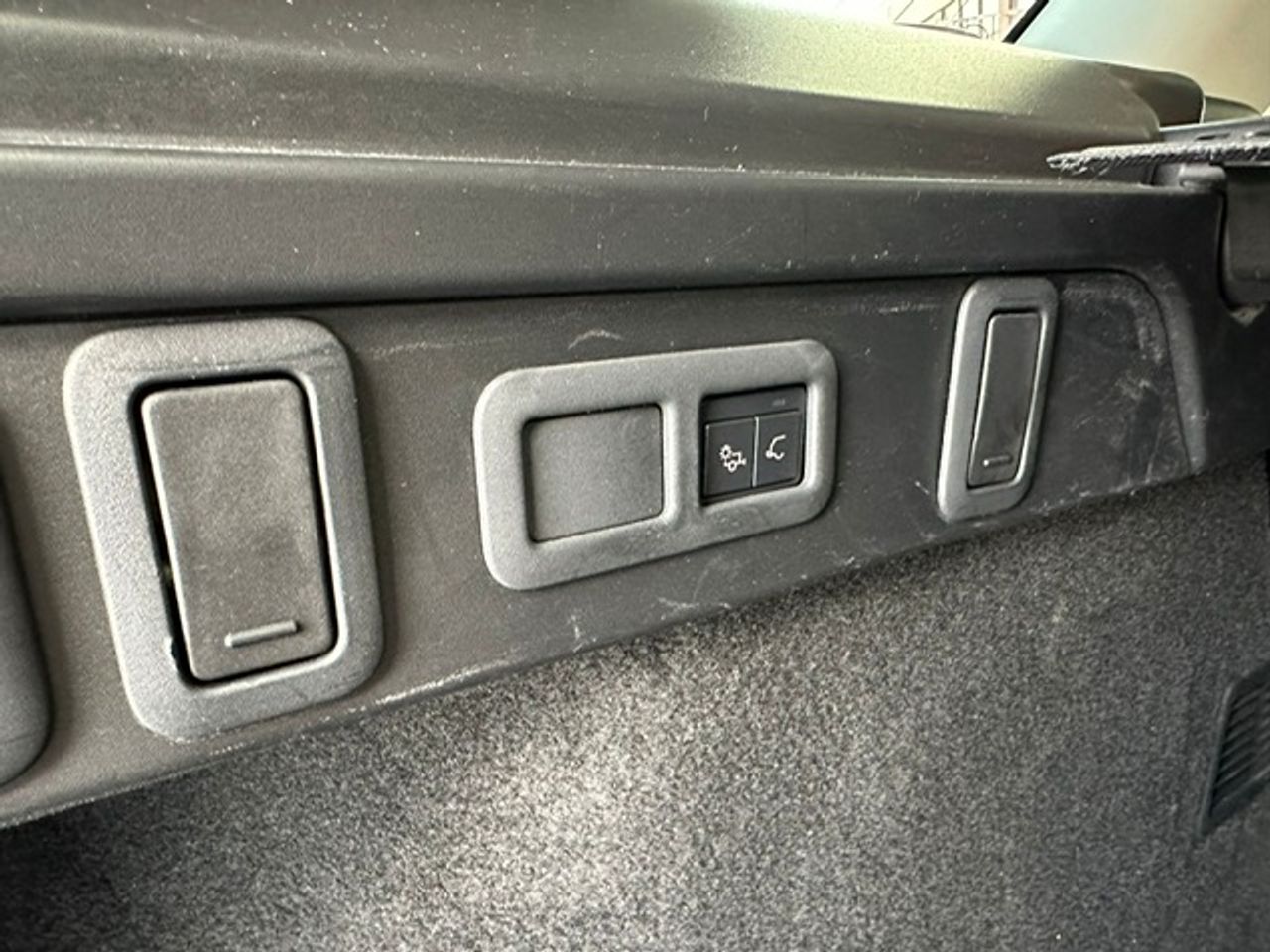 Land-Rover Range Rover Velar 240D AWD HSE AUTO  - Foto 49