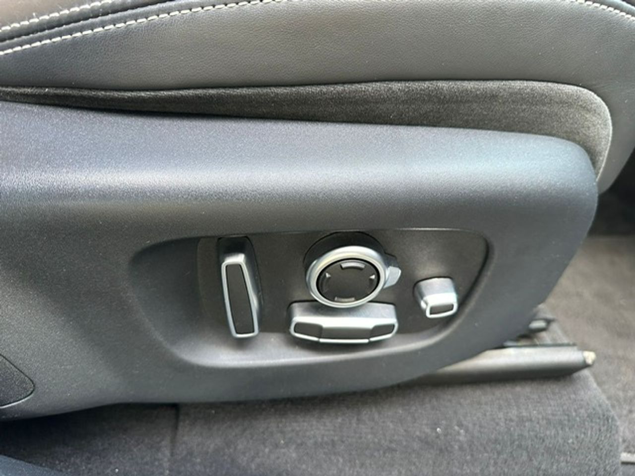 Land-Rover Range Rover Velar 240D AWD HSE AUTO  - Foto 54