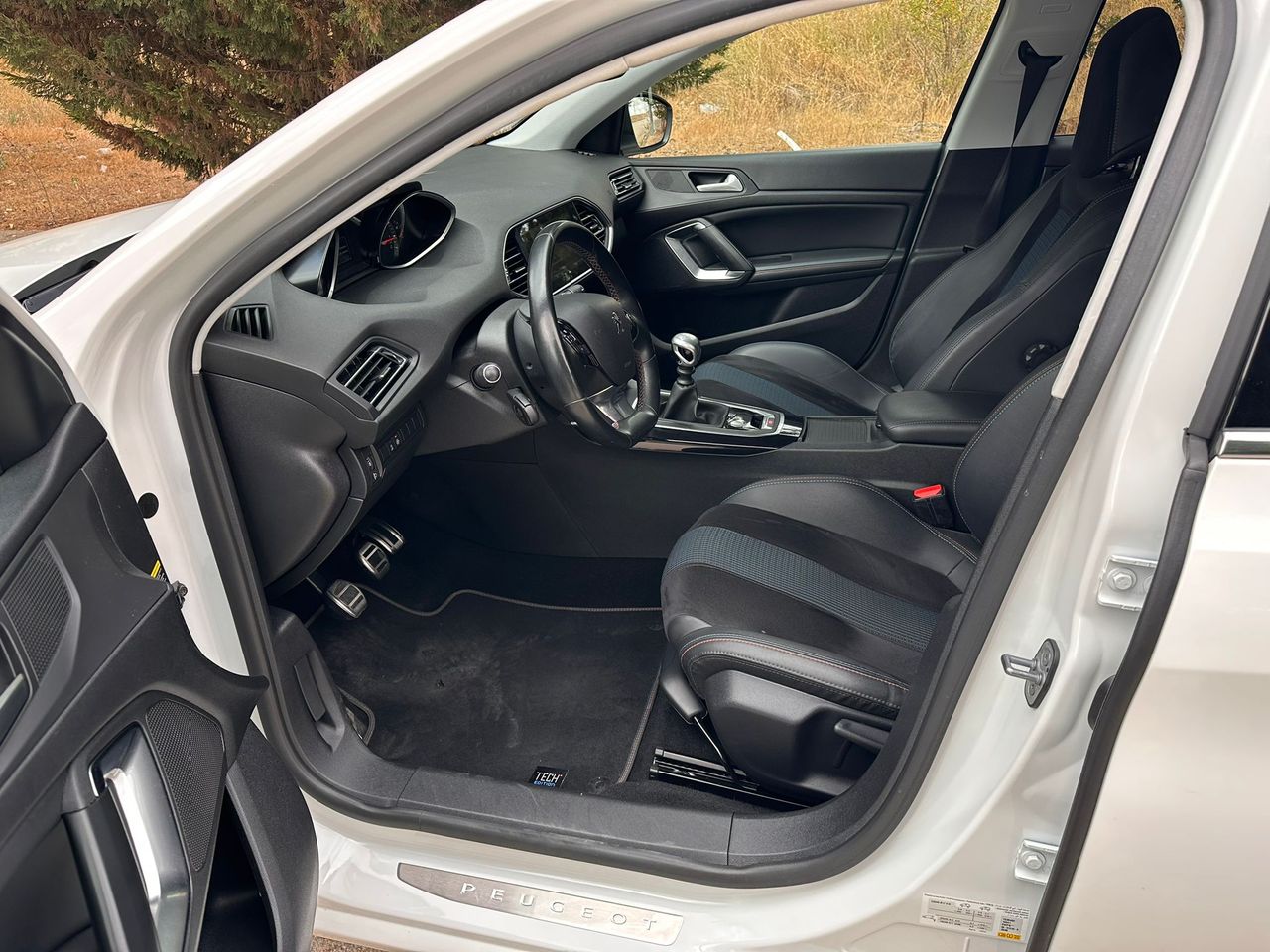 Peugeot 308 1.2 T 130 tech edition  - Foto 44