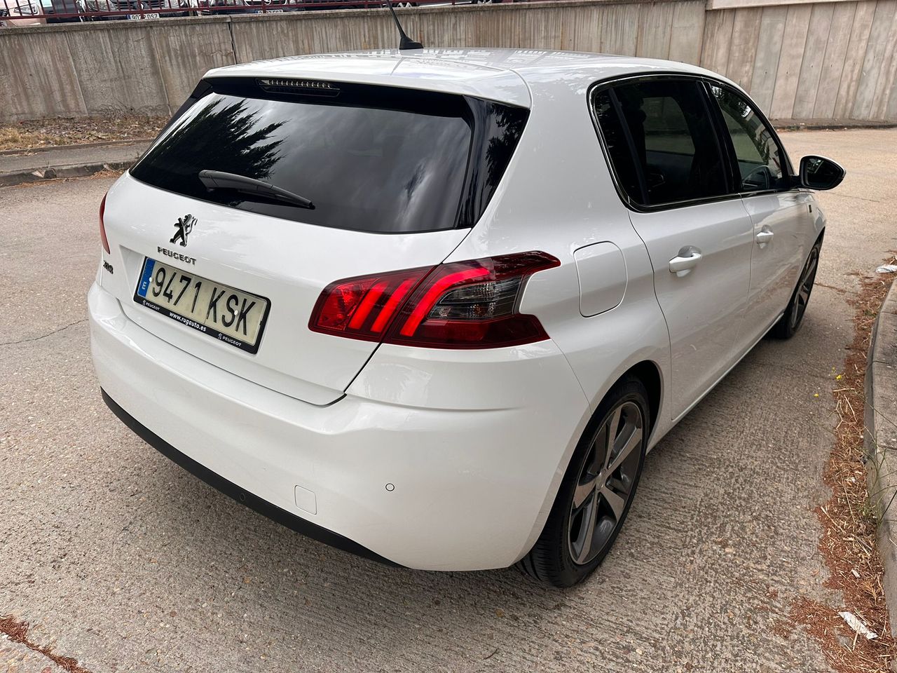 Peugeot 308 1.2 T 130 tech edition  - Foto 17
