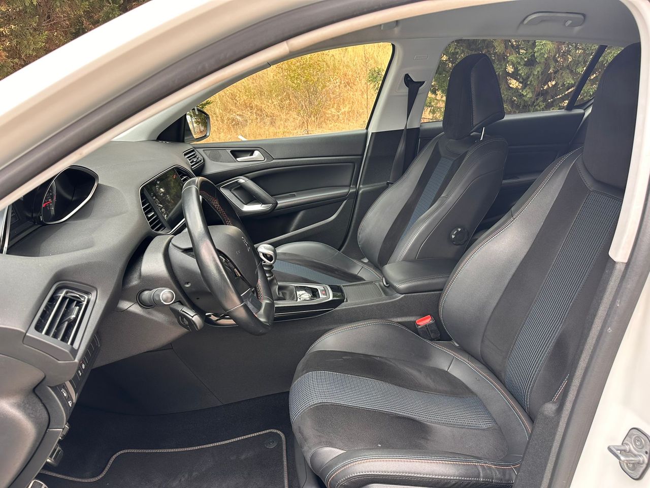 Peugeot 308 1.2 T 130 tech edition  - Foto 42