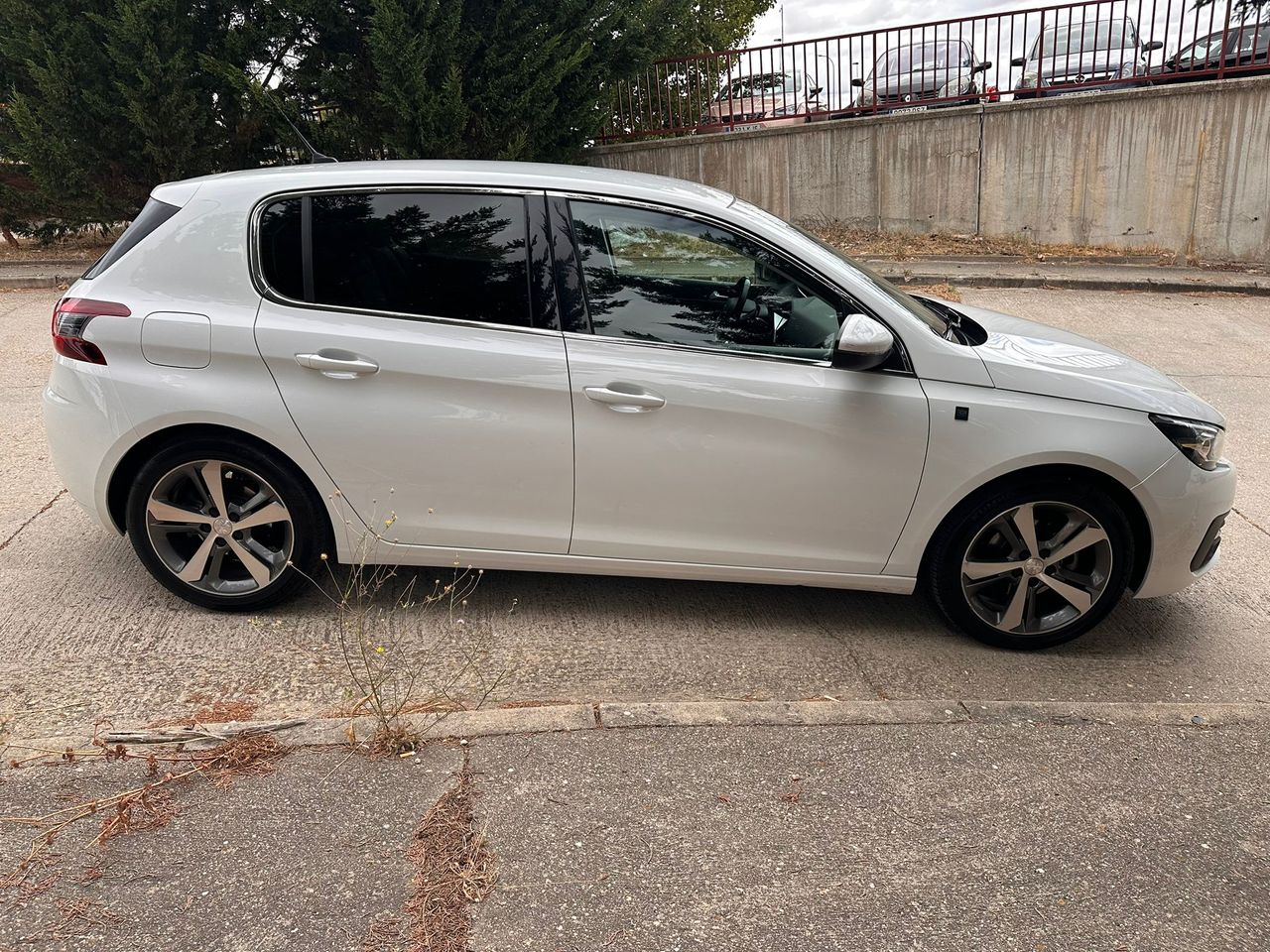 Peugeot 308 1.2 T 130 tech edition  - Foto 13