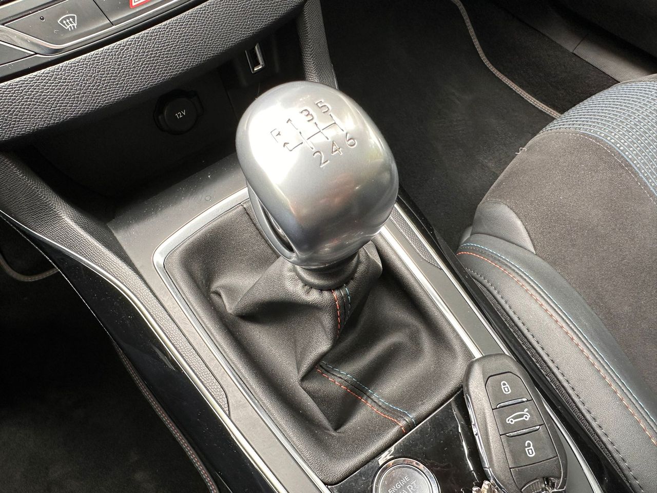 Peugeot 308 1.2 T 130 tech edition  - Foto 49