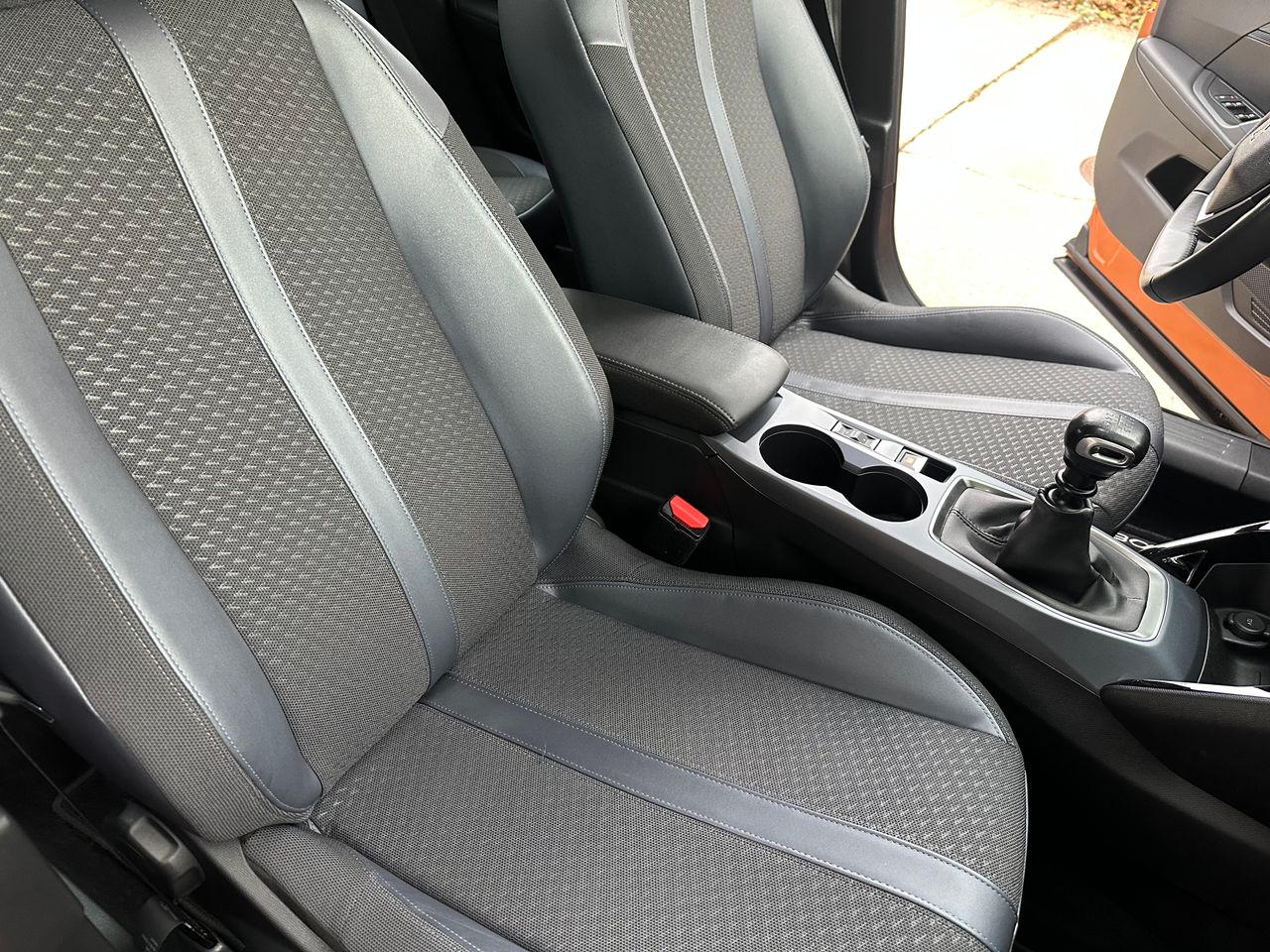 Peugeot 2008 1.2 T  - Foto 37