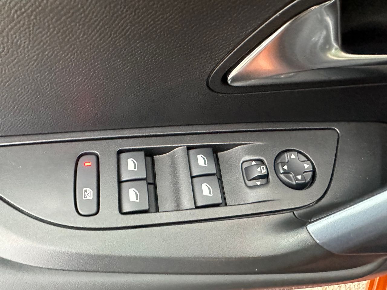 Peugeot 2008 1.2 T  - Foto 16