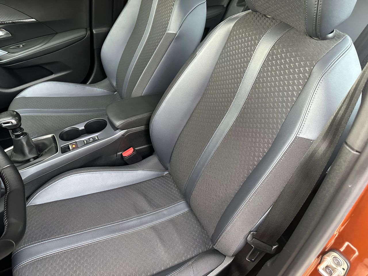 Peugeot 2008 1.2 T  - Foto 20