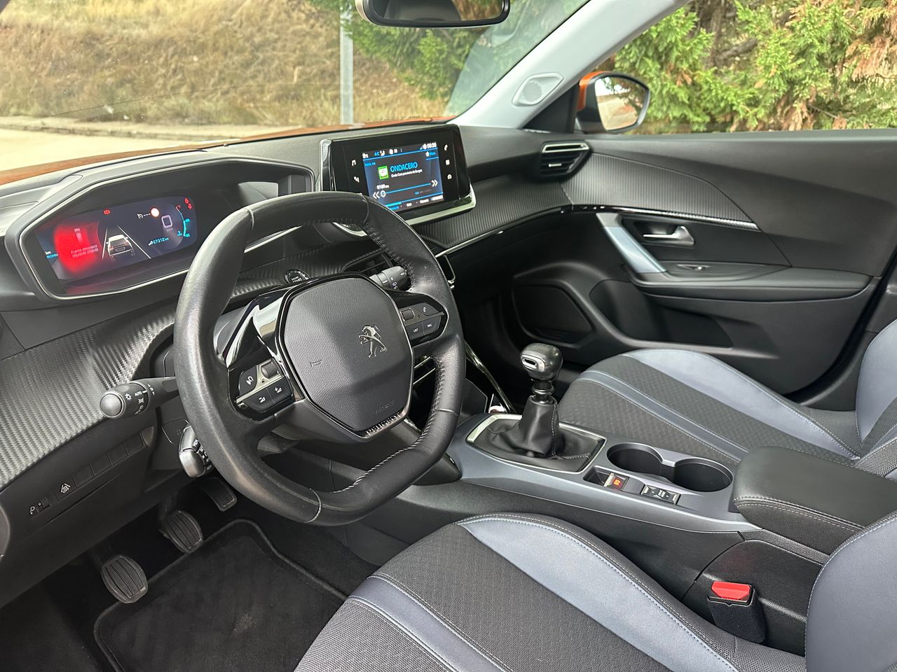 Peugeot 2008 1.2 T  - Foto 18