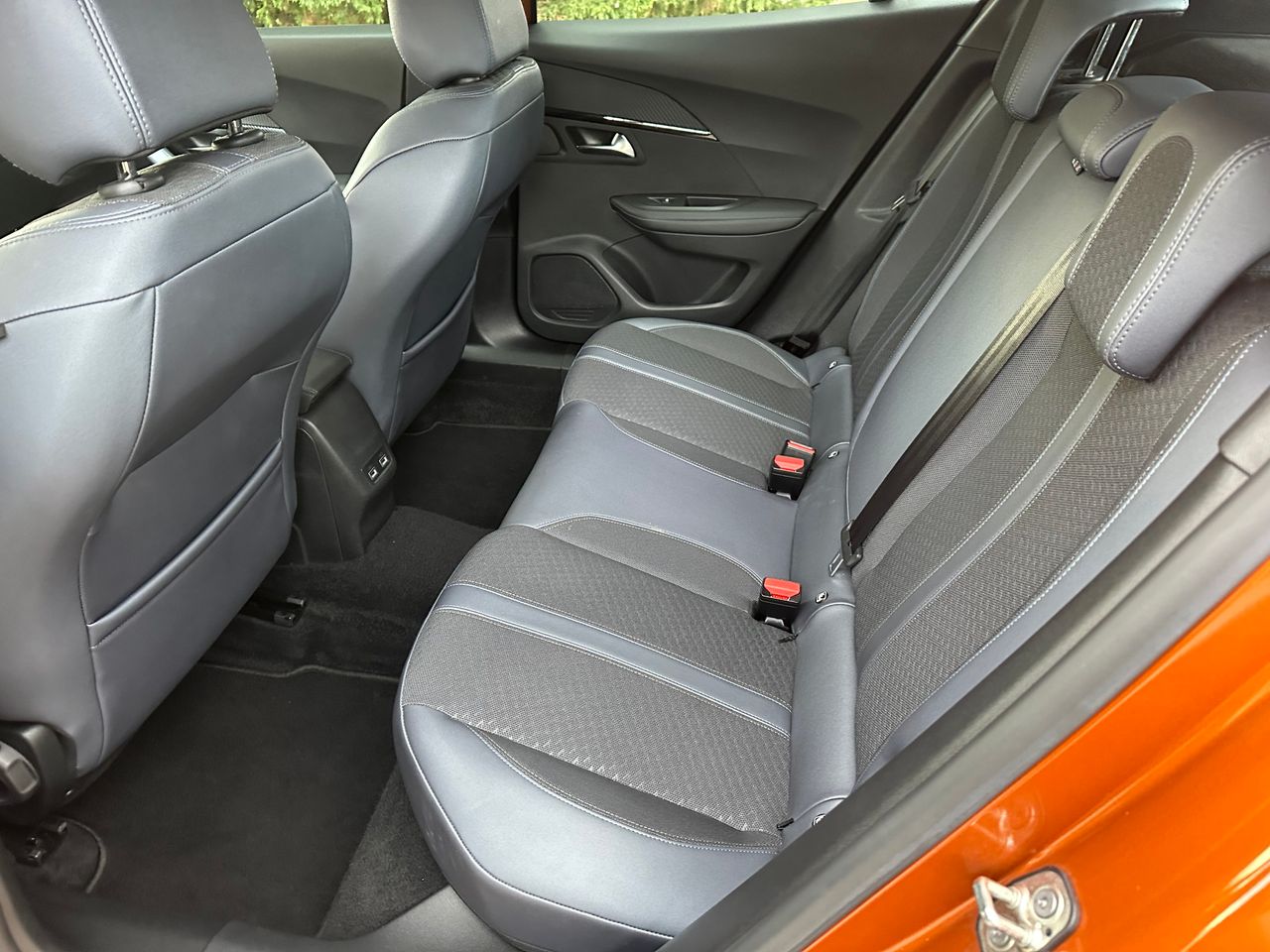 Peugeot 2008 1.2 T  - Foto 19