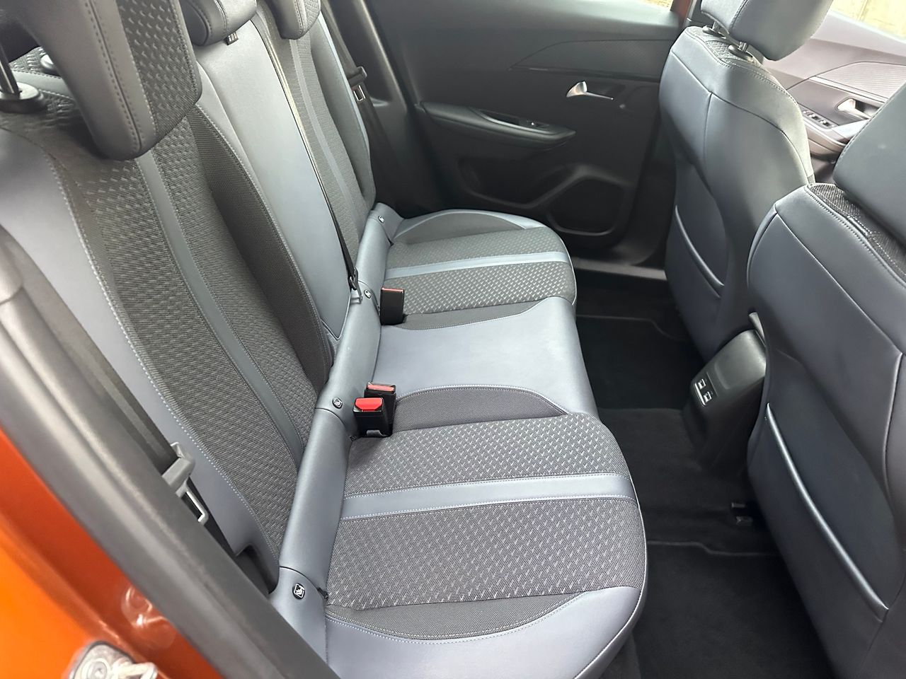 Peugeot 2008 1.2 T  - Foto 32