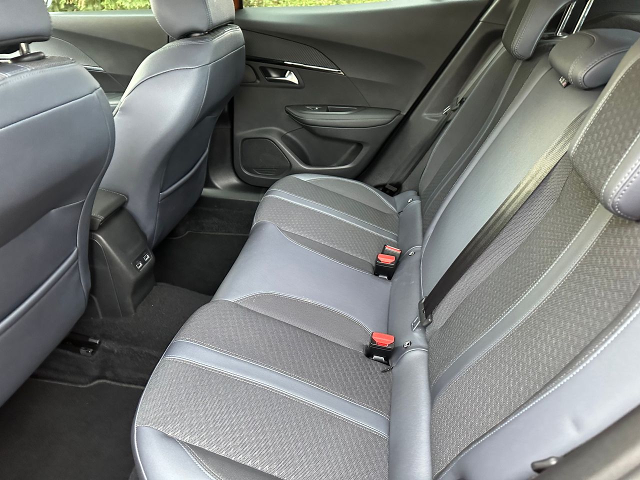 Peugeot 2008 1.2 T  - Foto 26