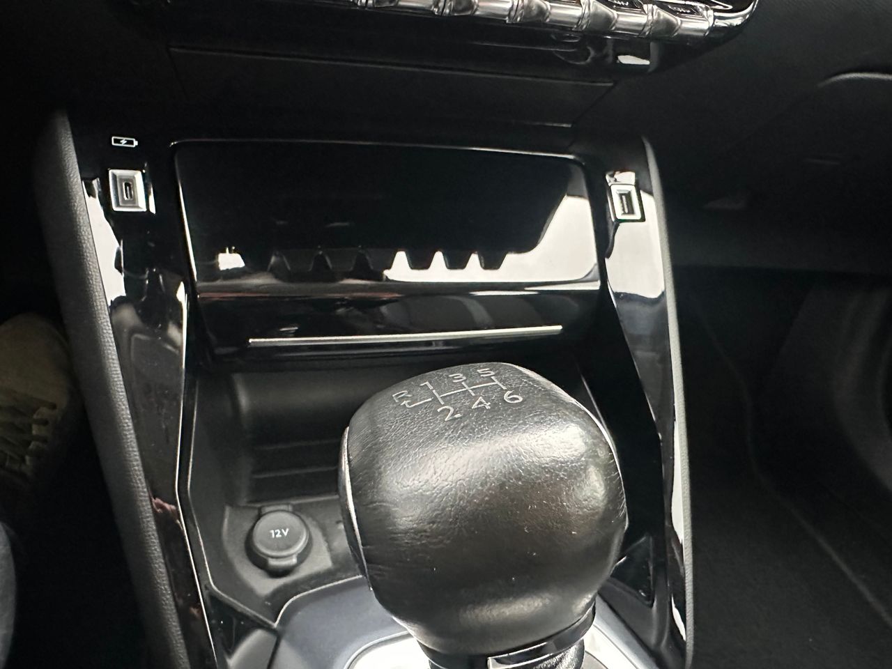 Peugeot 2008 1.2 T  - Foto 44