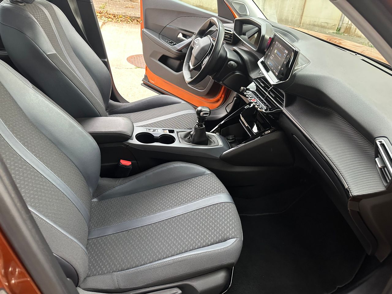 Peugeot 2008 1.2 T  - Foto 33