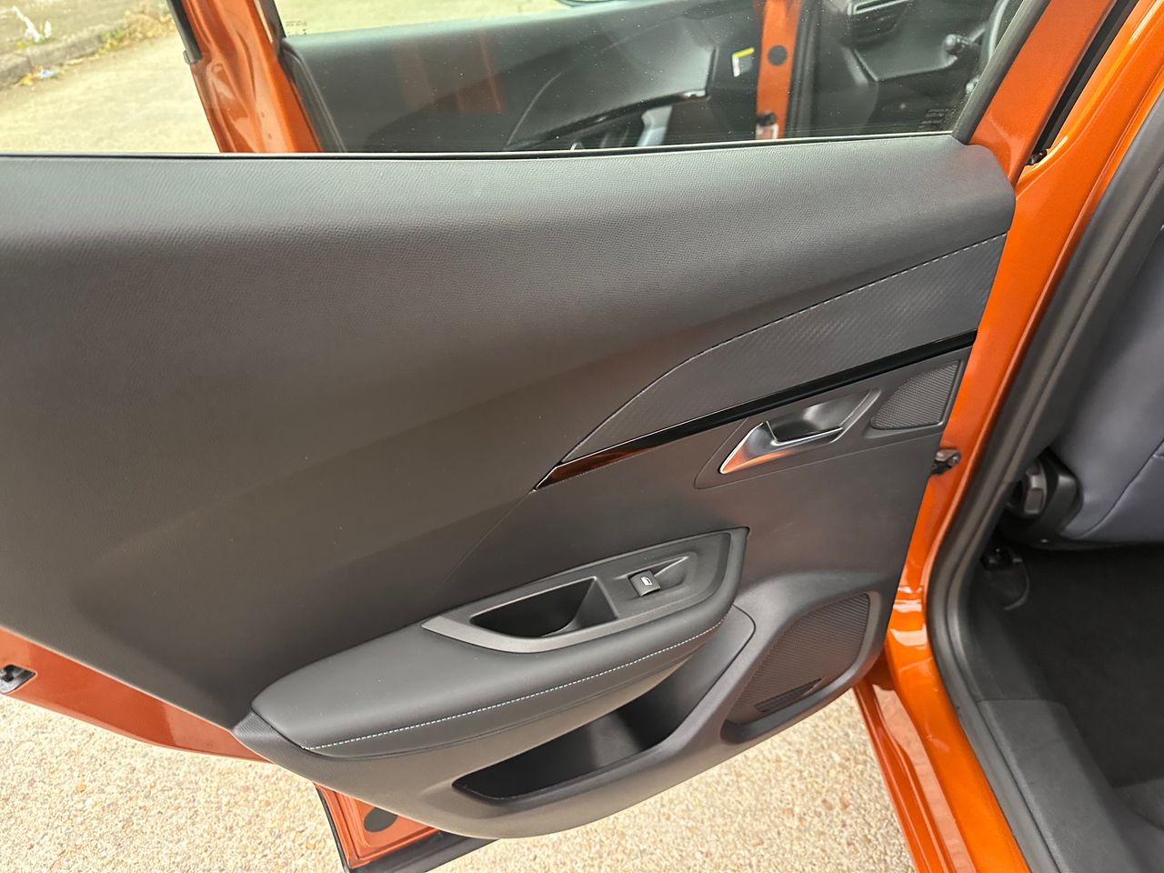 Peugeot 2008 1.2 T  - Foto 23