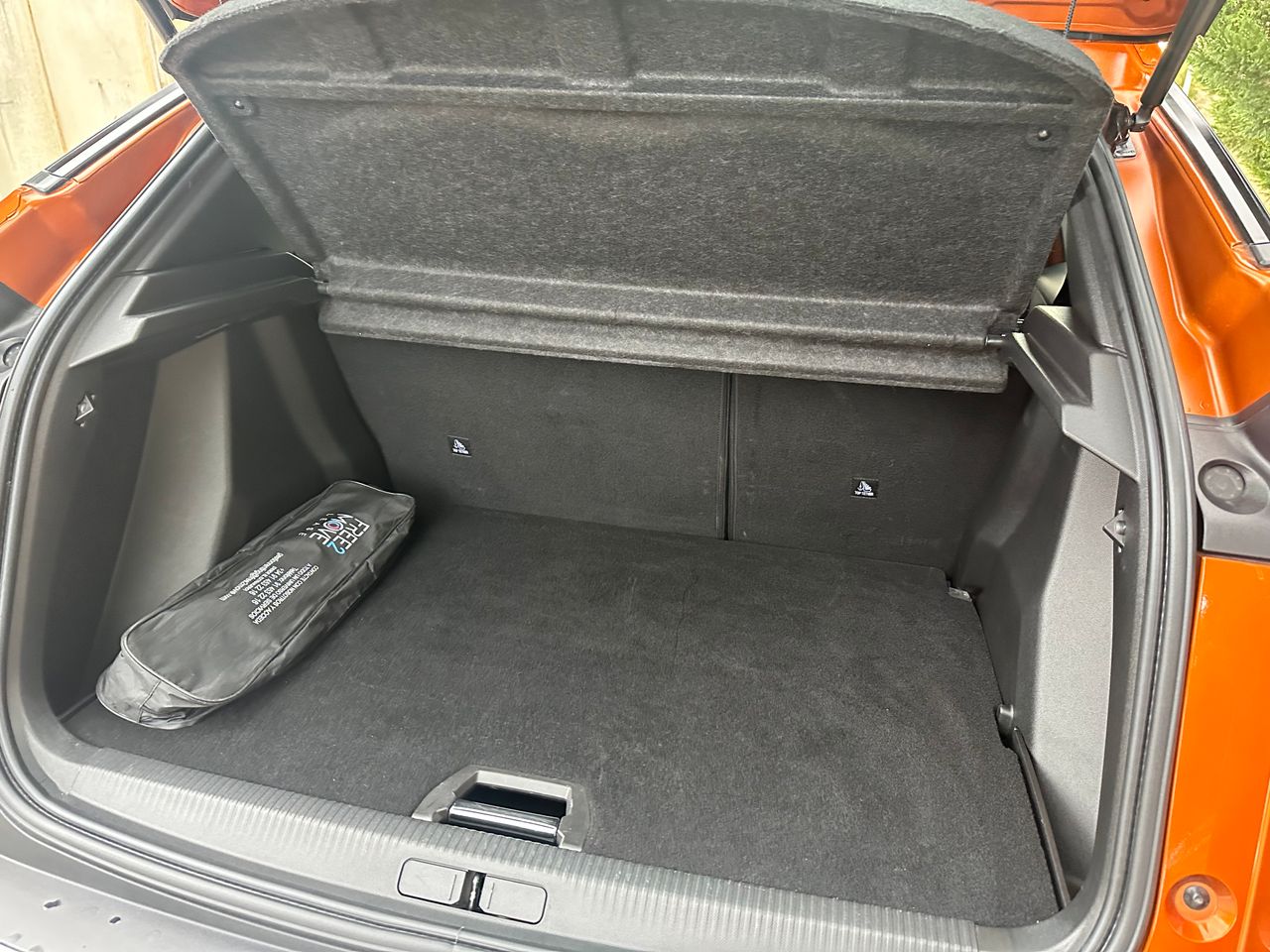 Peugeot 2008 1.2 T  - Foto 28