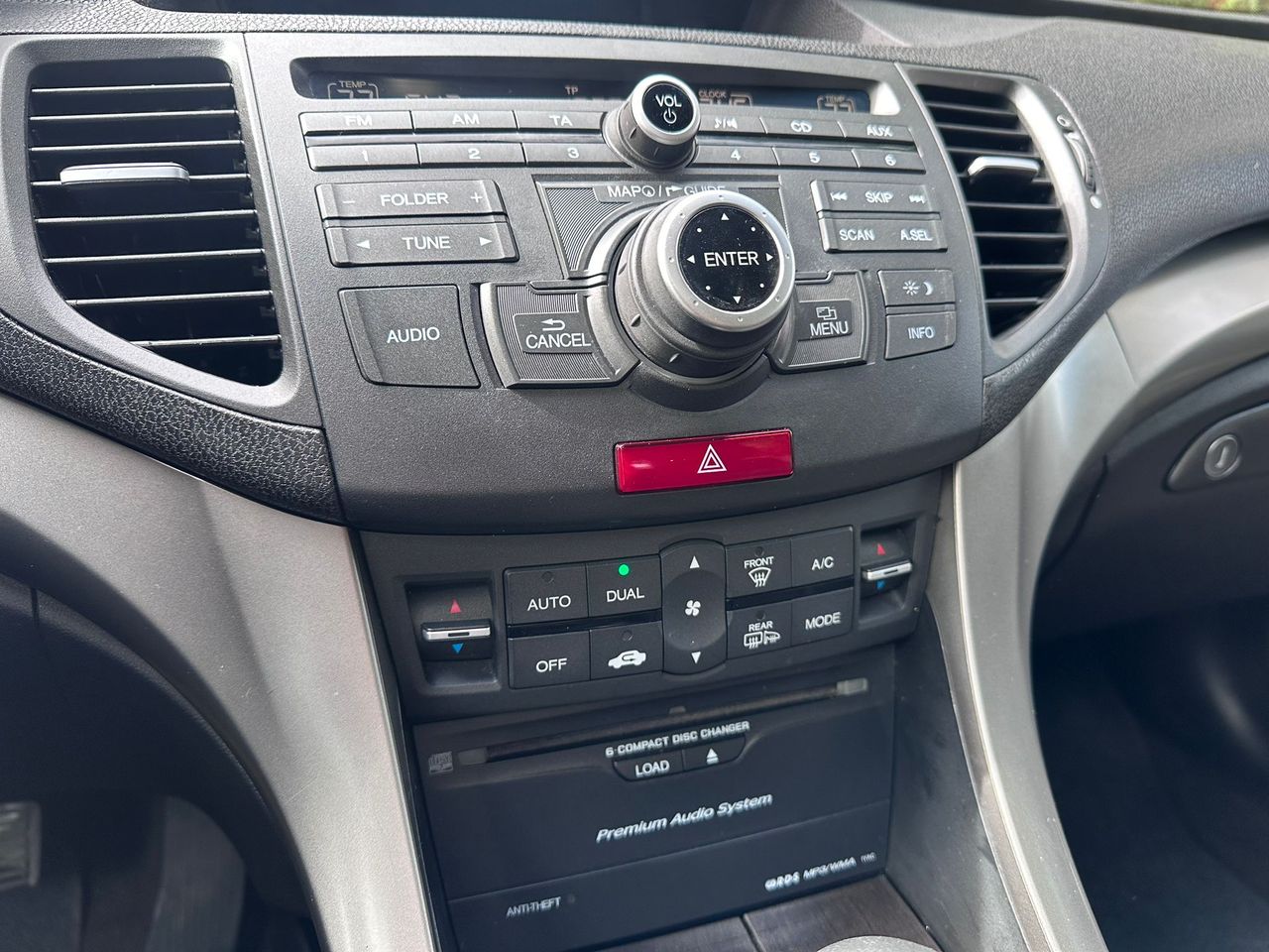 Honda Accord Luxury - Foto 30