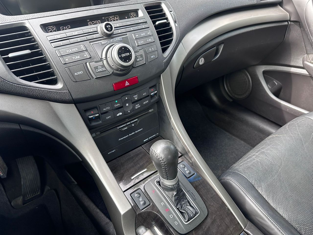 Honda Accord Luxury  - Foto 26