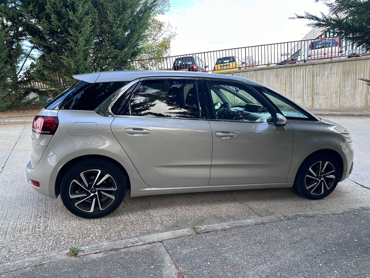 Citroën C4 Spacetourer 1.5HDI 130cv - Foto 15