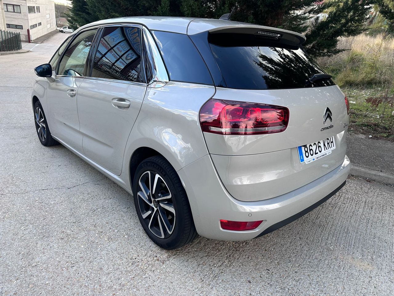 Citroën C4 Spacetourer 1.5HDI 130cv - Foto 17