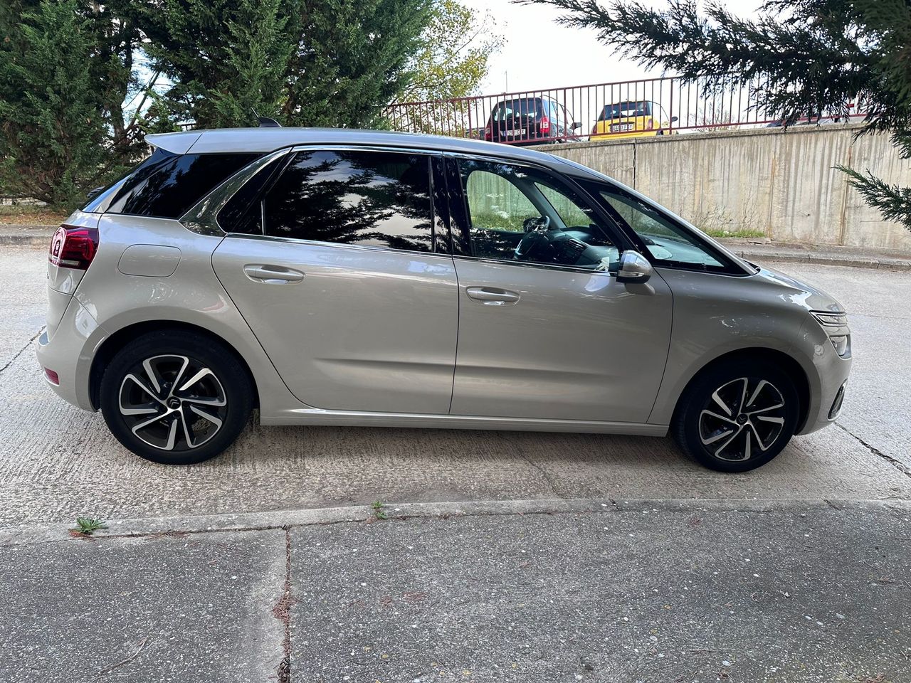 Citroën C4 Spacetourer 1.5HDI 130cv  - Foto 11