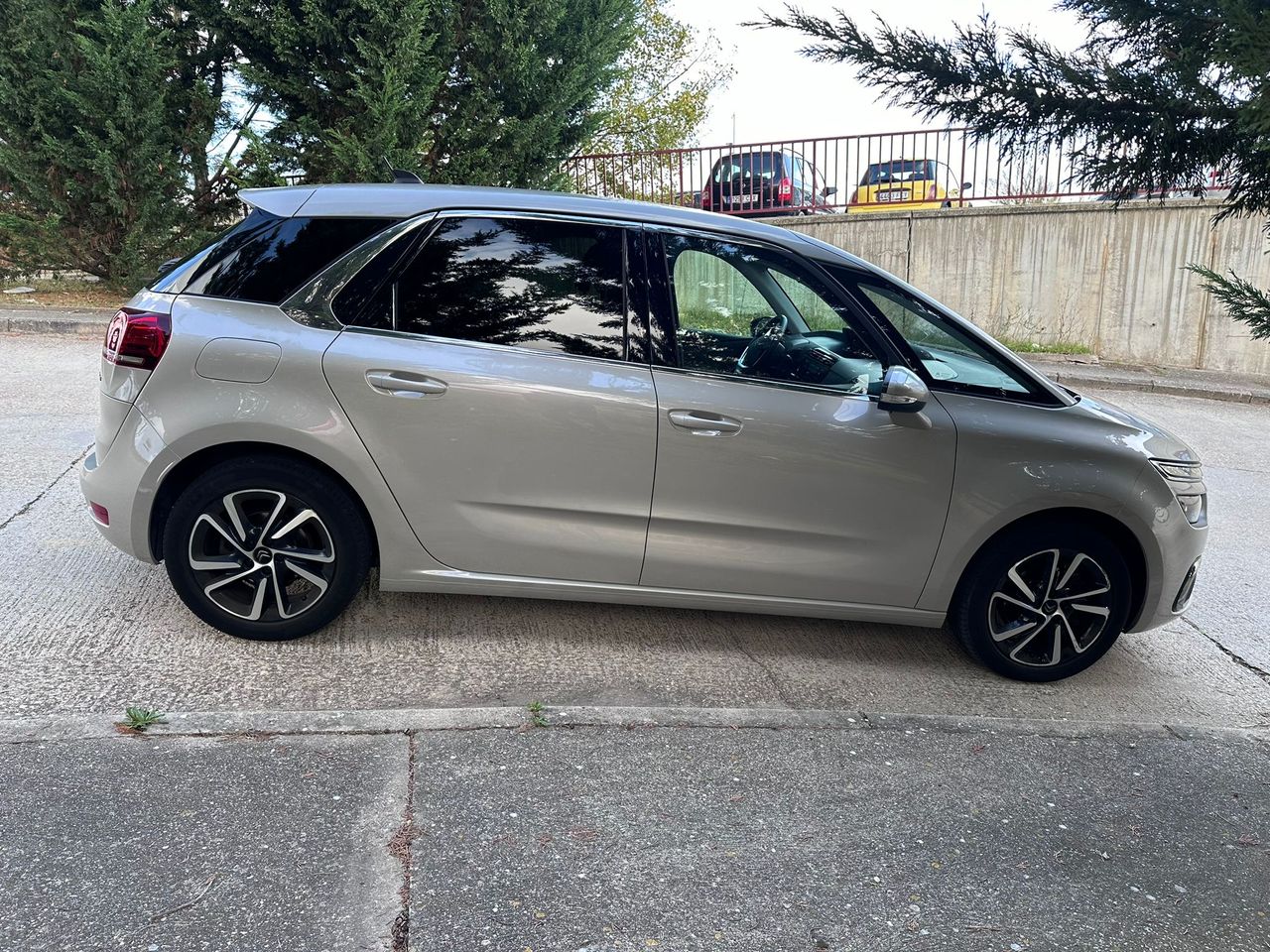Citroën C4 Spacetourer 1.5HDI 130cv  - Foto 10