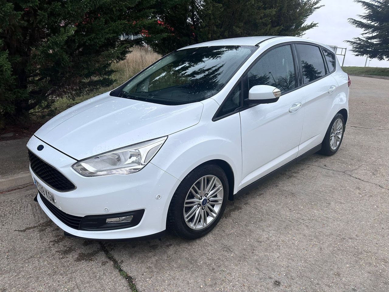 Ford c max con navegador  de segunda mano - ford c max 2018 /