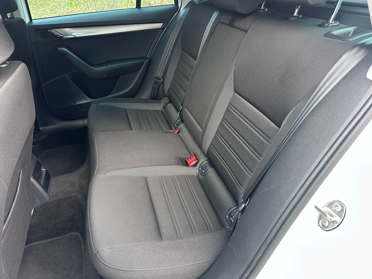 Skoda Octavia Combi  - Foto 23