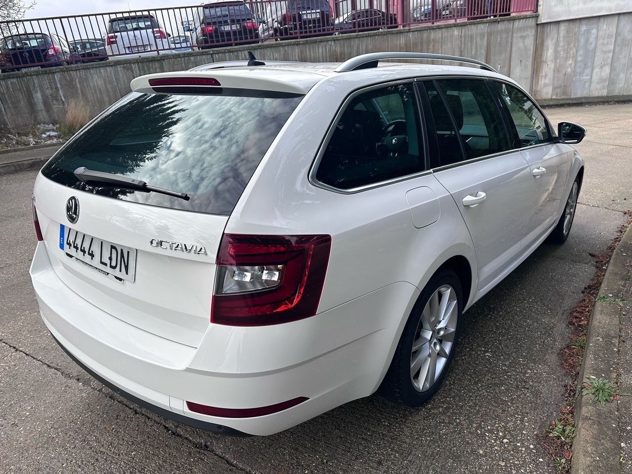 Skoda Octavia Combi  - Foto 13