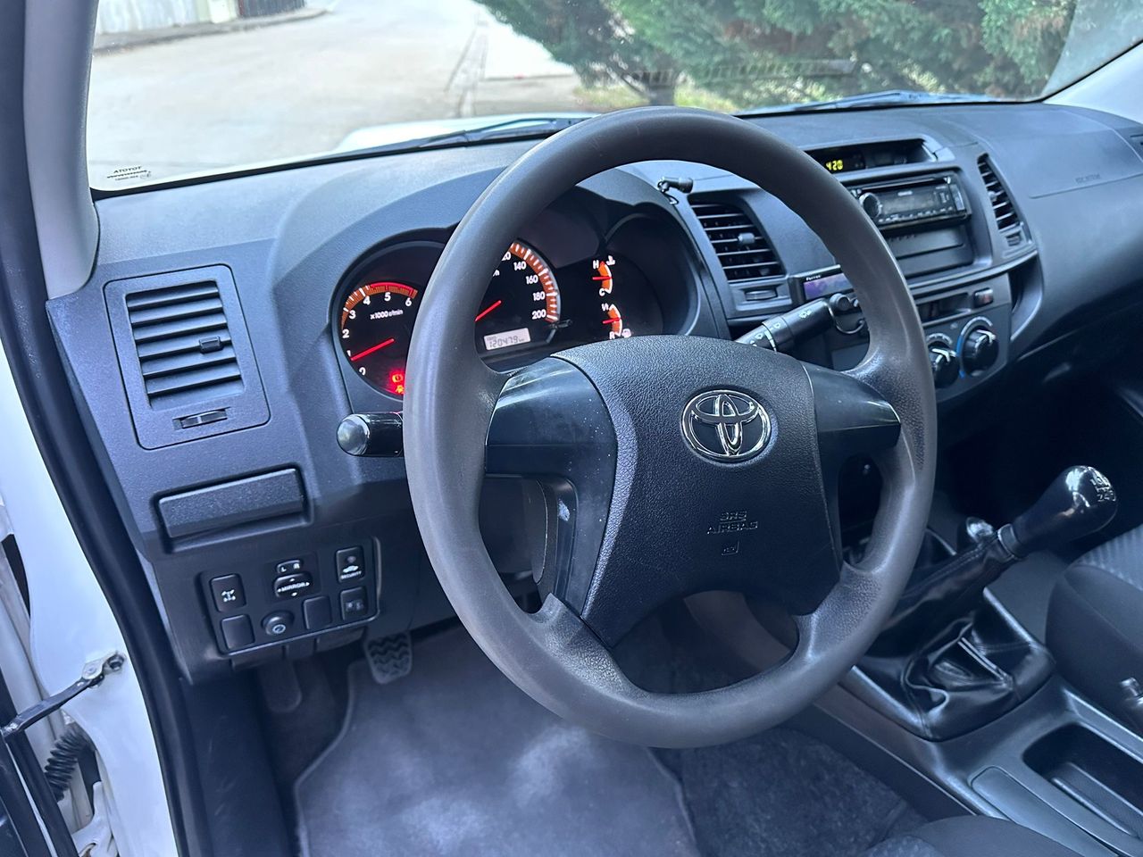 Toyota Hilux 2.5 D4D  - Foto 35